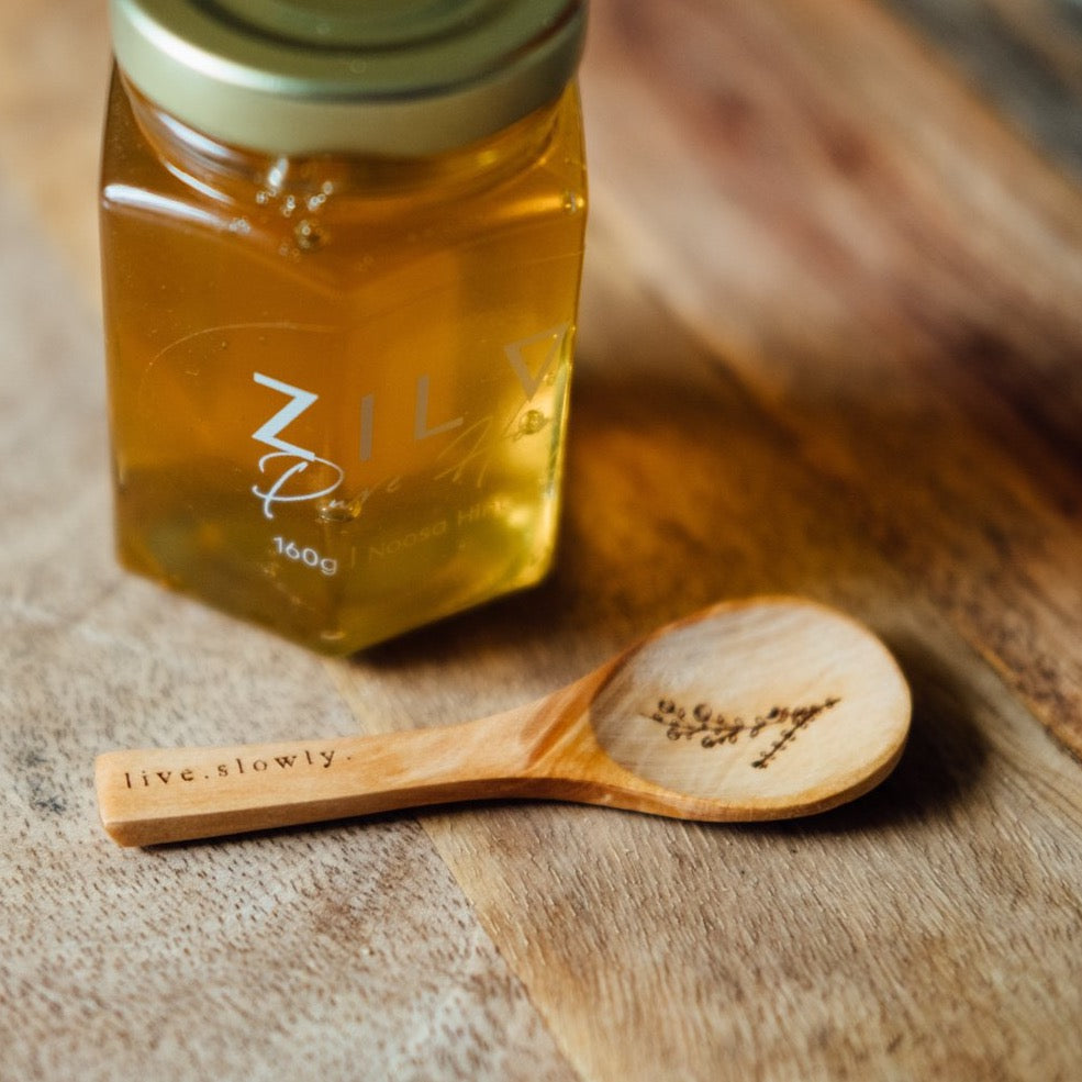 
                  
                    Zilvi Honey and Spoon Set
                  
                